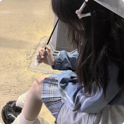 墙里的女人
